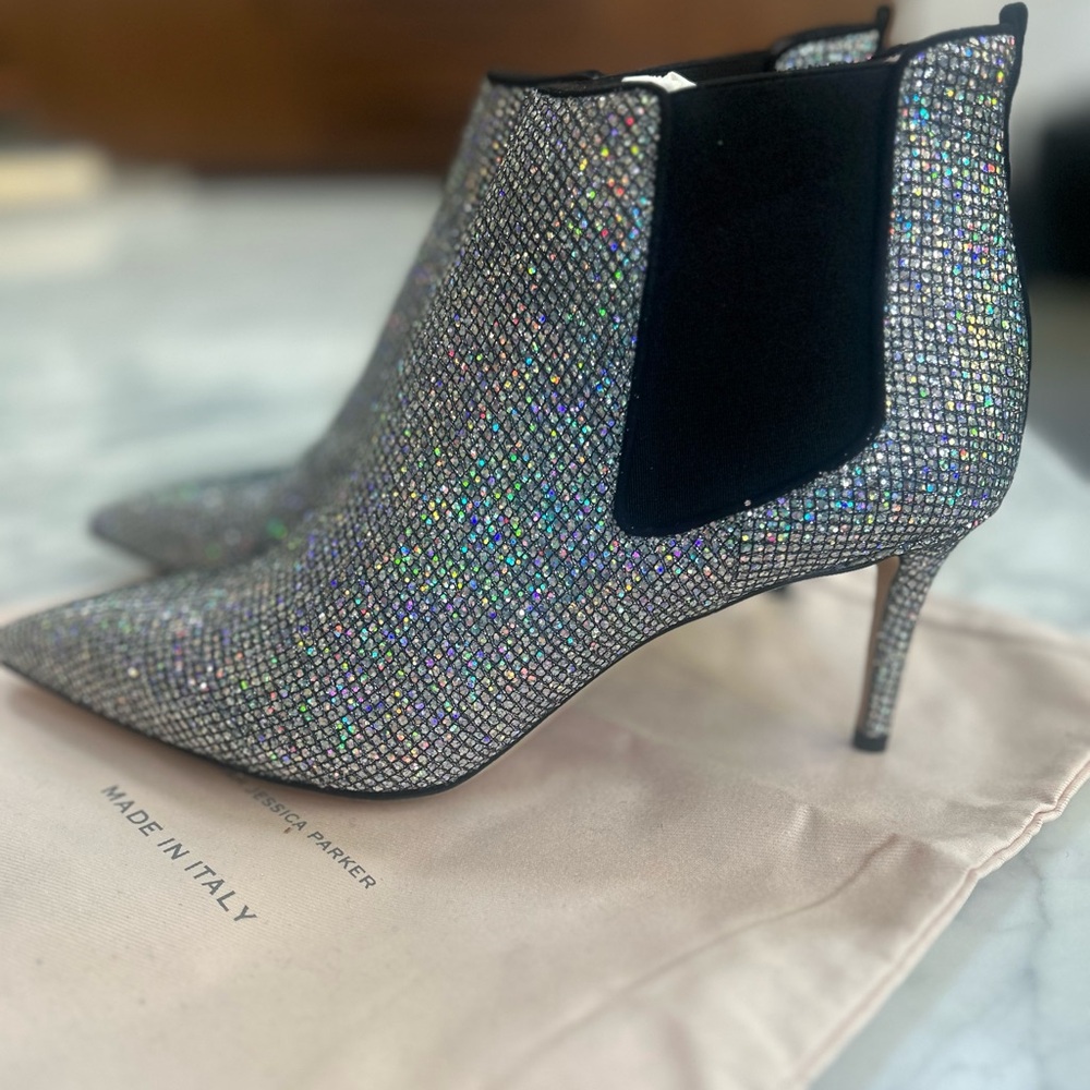 SJP - Sarah Jessica Parker Silver  Glitter Booties NWT Size 41 - Picture 4 of 6